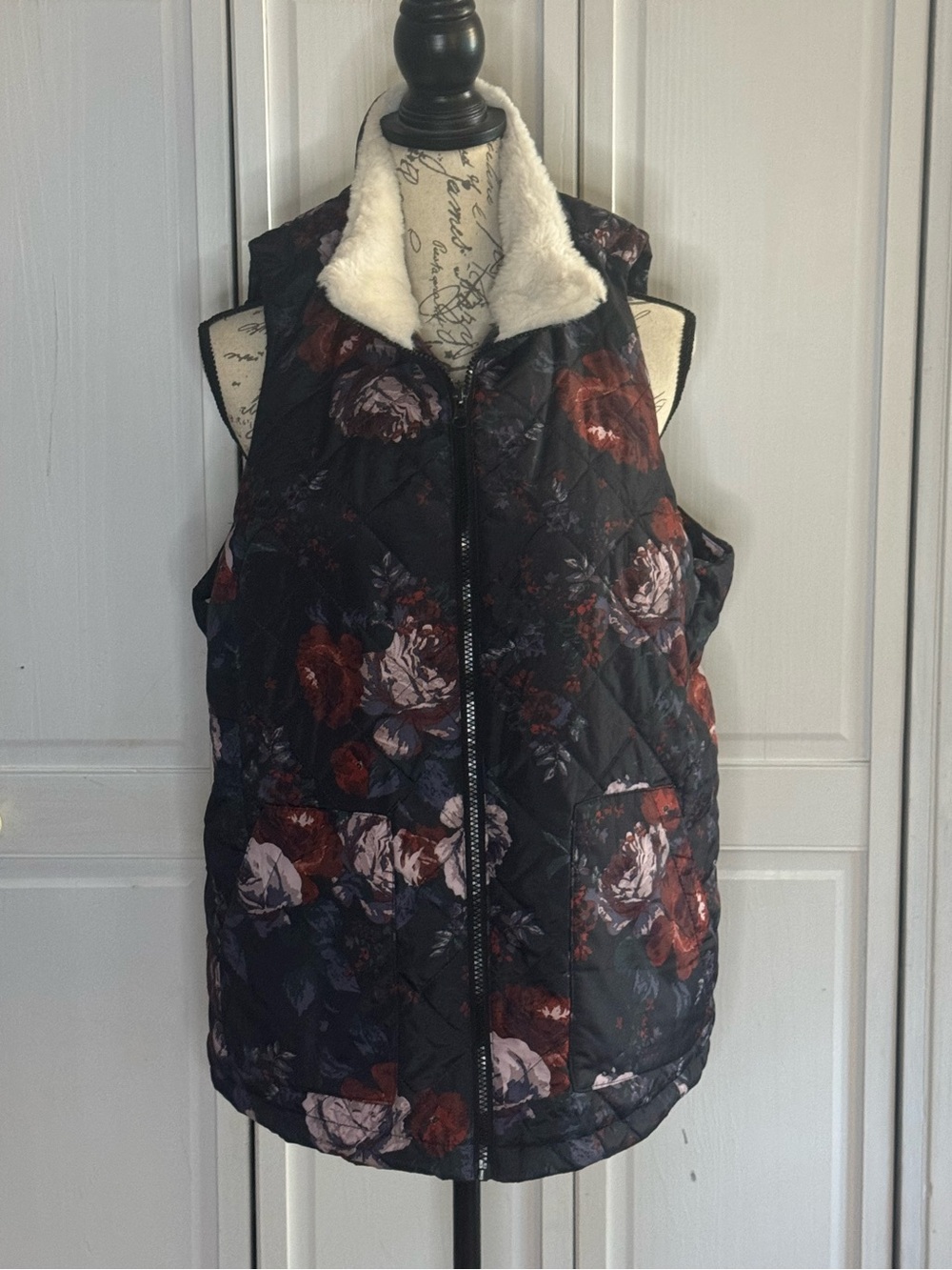 Maurices Quilted Floral Vest  Size 1